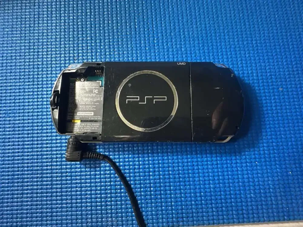 Sony PlayStation Portable PSP-3000 Handheld System Console Piano Black